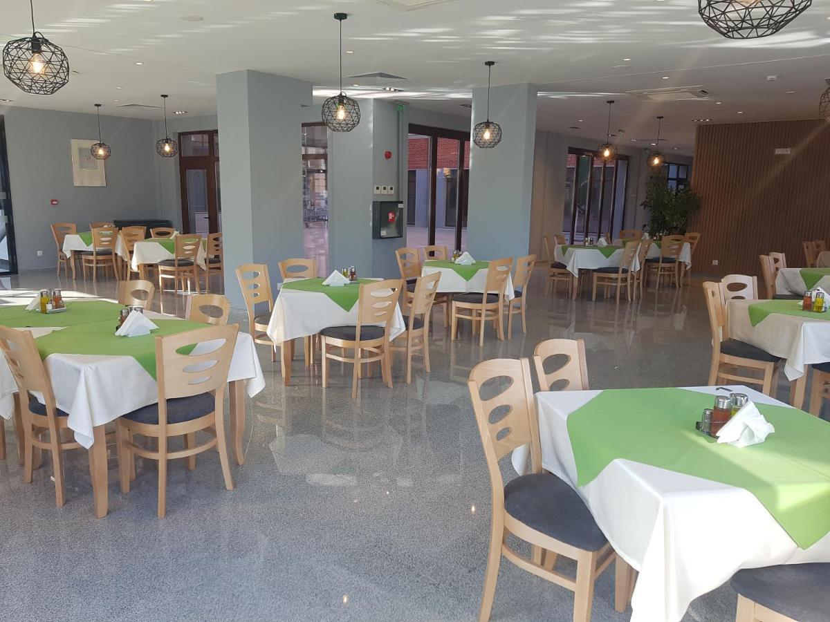 A&M Hotel With Free Parking 플로브디프 외부 사진