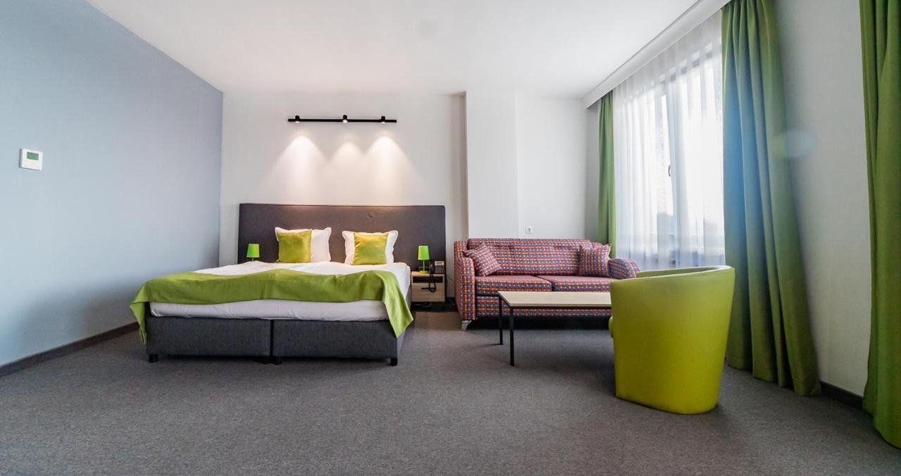 A&M Hotel With Free Parking 플로브디프 외부 사진